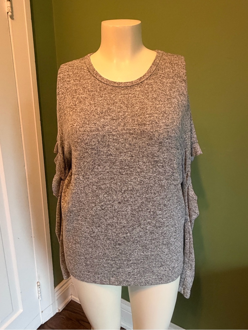 COA Cozy Gray Cold-Shoulder Sweater SIZE MEDIUM